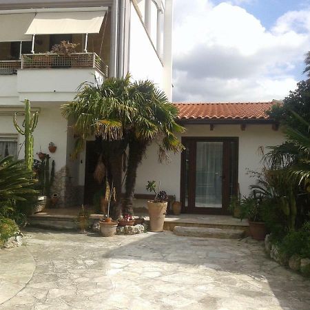 B&B Tra i mari del Salento Lecce Esterno foto
