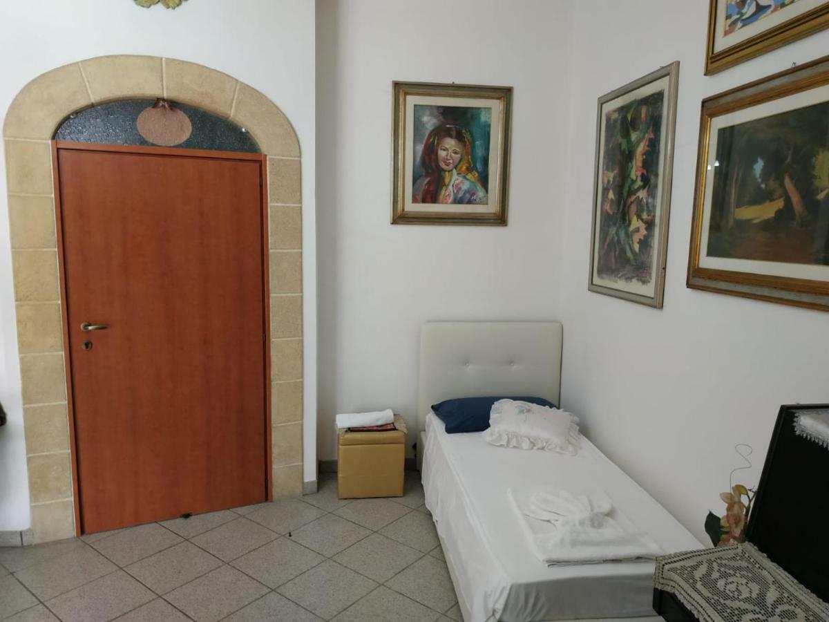 B&B Tra i mari del Salento Lecce Esterno foto